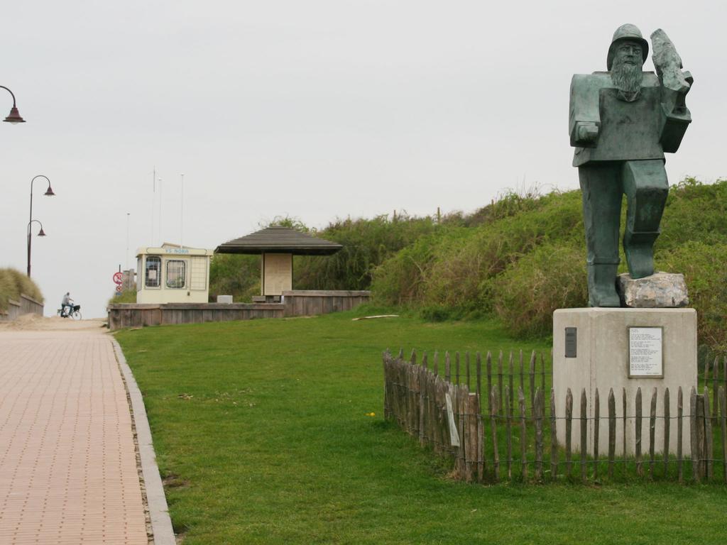 Pleasant In By The Sea *